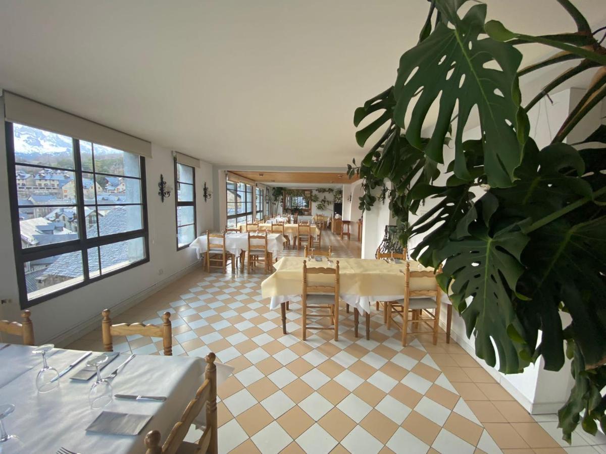 Hotel Mariana Tramacastilla de Tena Exteriör bild